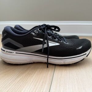 Women’s Brooks Running Shoes Size 9.5